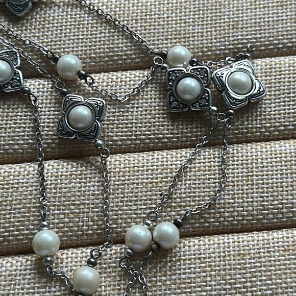 Brighton long Pearl Necklace - Picture 2 of 3